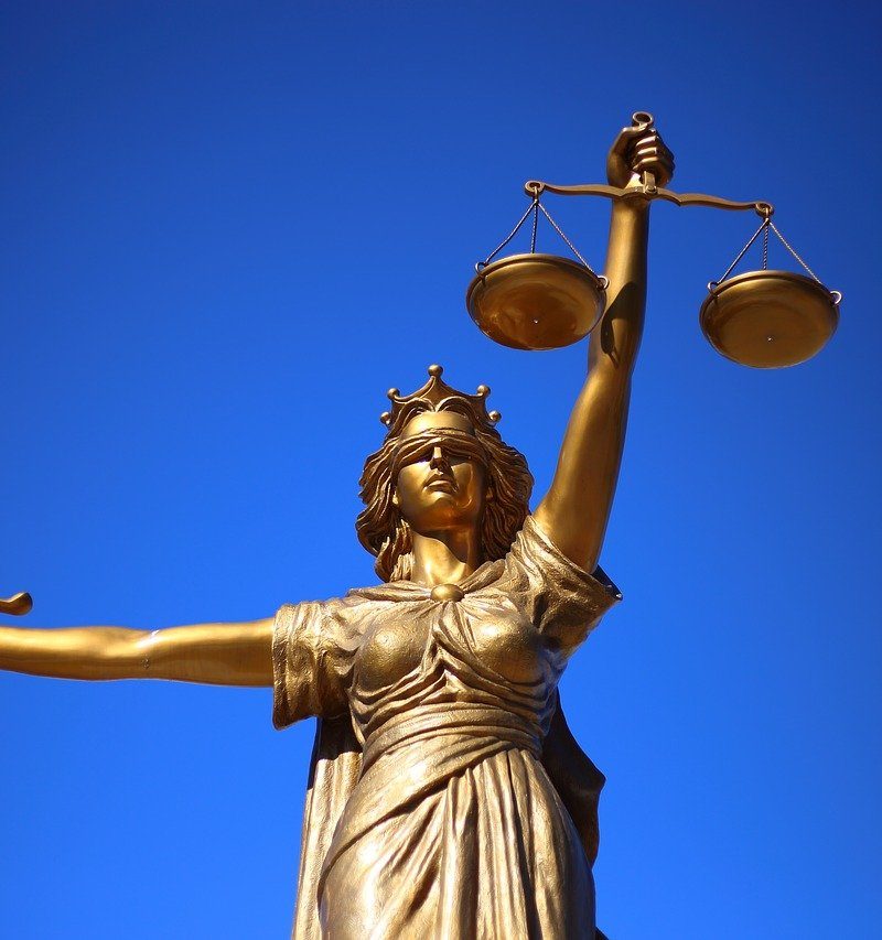 W czym umie nam pomóc radca prawny? W jakich rozprawach i w jakich płaszczyznach prawa wspomoże nam radca prawny?